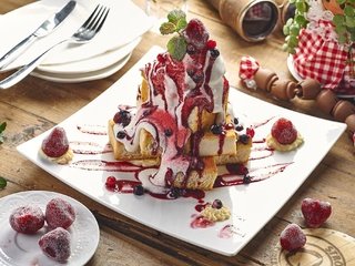 Обои крем для торта, джем, ягоды, десерт, бисквит, cream cake, jam, berries, dessert, biscuit разрешение 2048x1363 Загрузить