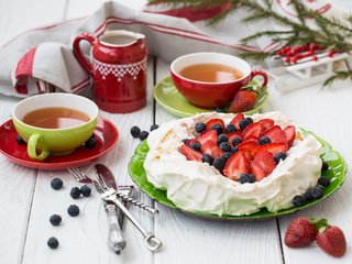 Обои крем для торта, клубника, напитки, черника, чай, десерт, cream cake, strawberry, drinks, blueberries, tea, dessert разрешение 2000x1394 Загрузить