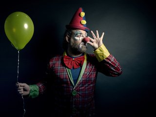 Обои человек, шарик, клоун, people, ball, clown разрешение 2048x1365 Загрузить