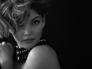 Обои взгляд, чёрно-белое, актриса, camren bicondova, камрен рене бикондова, camren renee bicondova, look, black and white, actress, camren renee bikondoa разрешение 1920x1080 Загрузить