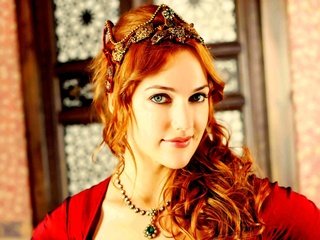 Обои девушка, взгляд, актриса, красные волосы, мерьем узерли, meryem uzerli, girl, look, actress, red hair, meriem userli разрешение 4032x3020 Загрузить