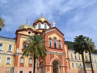 Обои собор, город, церковь, здание, абхазия, новый афон, cathedral, the city, church, the building, abkhazia, new athos разрешение 4600x2864 Загрузить