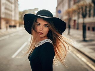 Обои девушка, взгляд, модель, волосы, ветер, шляпа, ирина регент, girl, look, model, hair, the wind, hat, irina regent разрешение 2048x1152 Загрузить