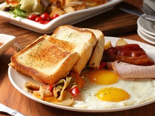 Обои хлеб, овощи, мясо, яйца, яичница, тосты, bread, vegetables, meat, eggs, scrambled eggs, toast разрешение 1920x1280 Загрузить