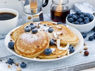 Обои орехи, кофе, ягоды, завтрак, блины, голубика, панкейк, nuts, coffee, berries, breakfast, pancakes, blueberries, pancake разрешение 2048x1367 Загрузить