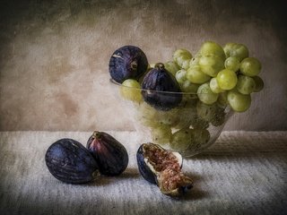 Обои виноград, фрукты, ваза, натюрморт, инжир, grapes, fruit, vase, still life, figs разрешение 2880x1920 Загрузить