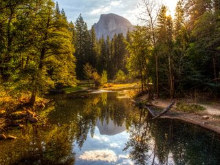 Обои деревья, река, горы, лес, отражение, национальный парк йосемити, trees, river, mountains, forest, reflection, yosemite national park разрешение 2048x1365 Загрузить