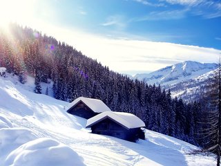 Обои горы, альпы, снег, лес, зима, австрия, путешествия, домик, европа, mountains, alps, snow, forest, winter, austria, travel, house, europe разрешение 2560x1600 Загрузить