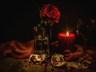 Обои цветок, роза, фрукты, бокал, вино, свеча, натюрморт, гранат, flower, rose, fruit, glass, wine, candle, still life, garnet разрешение 2048x1318 Загрузить