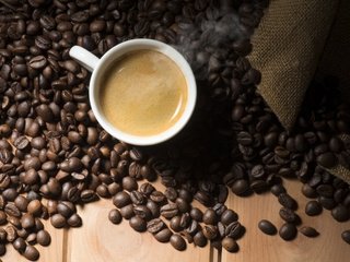 Обои зерна, кофе, чашка, кофейные зерна, капучино, пенка, мешковина, grain, coffee, cup, coffee beans, cappuccino, foam, burlap разрешение 7360x4912 Загрузить