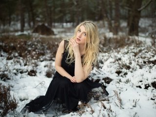 Обои снег, девушка, блондинка, взгляд, волосы, lesley, snow, girl, blonde, look, hair разрешение 2048x1365 Загрузить