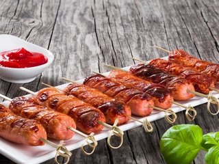 Обои зелень, мята, доски, соус, сосиски, шпажки, гриль, greens, mint, board, sauce, sausage, skewers, grill разрешение 5472x3648 Загрузить