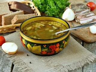 Обои зелень, лук, хлеб, помидор, суп, сало, greens, bow, bread, tomato, soup, fat разрешение 2100x1288 Загрузить