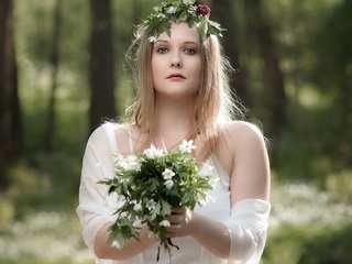 Обои девушка, блондинка, взгляд, букет, в белом, венок, girl, blonde, look, bouquet, in white, wreath разрешение 2048x1386 Загрузить