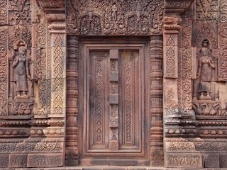 Обои дверь, архитектура, камбоджа, бантей срей, сием-рип, the door, architecture, cambodia, banteay srei, siem reap разрешение 3700x2420 Загрузить