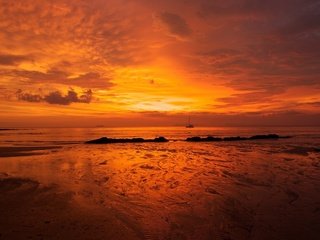 Обои небо, вода, закат, море, песок, пляж, the sky, water, sunset, sea, sand, beach разрешение 1920x1200 Загрузить