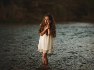 Обои платье, дети, девочка, волосы, лицо, локоны, dress, children, girl, hair, face, curls разрешение 2048x1279 Загрузить