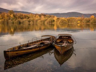 Обои небо, облака, деревья, озеро, осень, лодка, the sky, clouds, trees, lake, autumn, boat разрешение 2048x1365 Загрузить