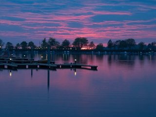 Обои небо, бавария, облака, озеро, отражение, лодки, причал, зарево, германия, the sky, bayern, clouds, lake, reflection, boats, pier, glow, germany разрешение 2048x1314 Загрузить