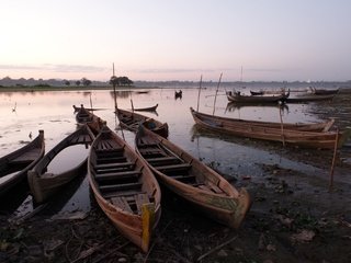 Обои небо, река, природа, берег, лодки, the sky, river, nature, shore, boats разрешение 2048x1365 Загрузить