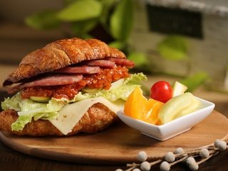 Обои бутерброд, овощи, мясо, соус, круассан, салат, черри, sandwich, vegetables, meat, sauce, croissant, salad, cherry разрешение 2048x1365 Загрузить