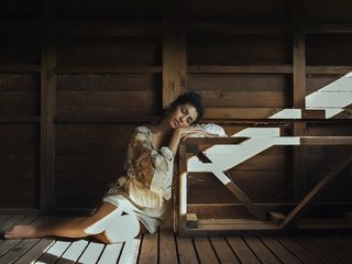 Обои девушка, поза, дом, солнечный свет, закрытые глаза, girl, pose, house, sunlight, closed eyes разрешение 2048x1282 Загрузить