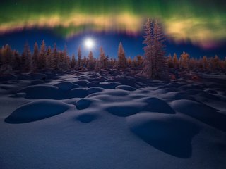 Обои вечер, снег, природа, зима, луна, северное сияние, the evening, snow, nature, winter, the moon, northern lights разрешение 2893x2000 Загрузить