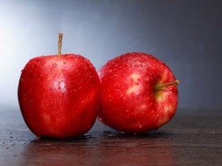 Обои капли, фрукты, яблоки, плоды, drops, fruit, apples разрешение 1920x1200 Загрузить