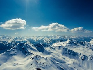 Обои небо, облака, горы, снег, природа, зима, альпы, горные рельефы, the sky, clouds, mountains, snow, nature, winter, alps, mountain relief разрешение 2048x1368 Загрузить