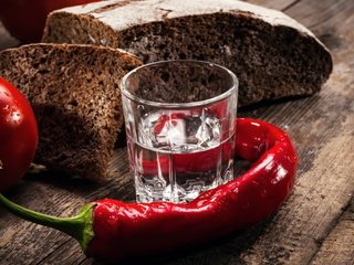 Обои хлеб, водка, чили, перец, рюмка, деревянная поверхность, bread, vodka, chile, pepper, glass, wooden surface разрешение 2719x2009 Загрузить