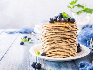 Обои дерево, стол, вилка, ягоды, черника, мед, блинчики, блины, tree, table, plug, berries, blueberries, honey, pancakes разрешение 5635x3757 Загрузить