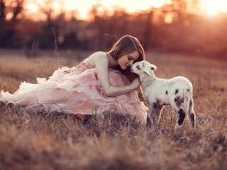 Обои трава, закат, девушка, настроение, козленок, розовое платье, grass, sunset, girl, mood, goat, pink dress разрешение 2880x1800 Загрузить