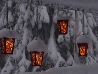Обои свет, деревья, фонари, огни, снег, зима, гирлянда, hannu koskela, light, trees, lights, snow, winter, garland разрешение 1920x1200 Загрузить