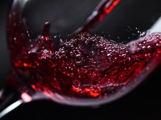 Обои бокал, вино, красное вино, крупным планом, glass, wine, red wine, closeup разрешение 2560x1707 Загрузить