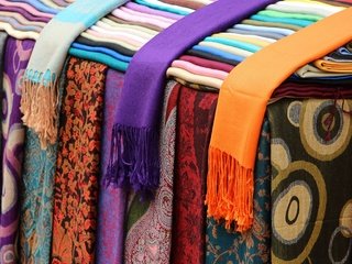 Обои разноцветные, ткань, платок, шарф, шарфы, платки, colorful, fabric, shawl, scarf, scarves, shawls разрешение 3467x2776 Загрузить