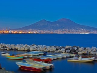 Обои огни, гора, лодки, залив, италия, неаполь, везувий, lights, mountain, boats, bay, italy, naples, vesuvius разрешение 2048x1311 Загрузить