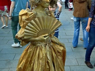 Обои стиль, девушка, италия, праздник, парад, style, girl, italy, holiday, parade разрешение 2899x4680 Загрузить