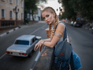 Обои блондинка, голубые глаза, karina, косички, джинсовые шорты, dmitry sn, blonde, blue eyes, braids, denim shorts разрешение 2048x1365 Загрузить