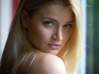 Обои девушка, блондинка, взгляд, модель, волосы, лицо, красотка, girl, blonde, look, model, hair, face, beauty разрешение 1920x1280 Загрузить