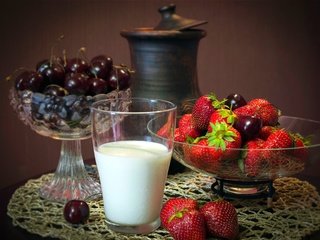 Обои ягода, скатерть, клубника, вазочки, стол, вишня, стакан, молоко, кувшин, натюрморт, berry, tablecloth, strawberry, vases, table, cherry, glass, milk, pitcher, still life разрешение 3800x2736 Загрузить