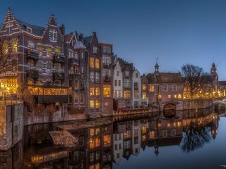 Обои ночь, огни, отражение, город, нидерланды, амстердам, herman van den berge, night, lights, reflection, the city, netherlands, amsterdam разрешение 2000x1338 Загрузить