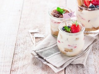 Обои мята, клубника, ягоды, черника, десерт, тирамису, маскарпоне, mint, strawberry, berries, blueberries, dessert, tiramisu, mascarpone разрешение 4752x3168 Загрузить