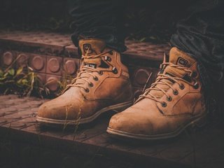 Обои ступеньки, джинсы, ноги, обувь, ботинки, шнурки, steps, jeans, feet, shoes, laces разрешение 3456x2304 Загрузить