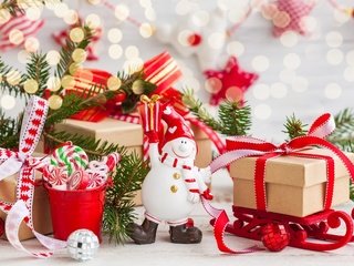 Обои новый год, подарки, снеговик, шарики, рождество, new year, gifts, snowman, balls, christmas разрешение 2880x1800 Загрузить