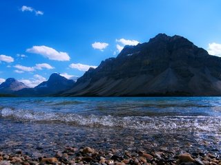 Обои озеро, горы, природа, камни, берег, пейзаж, небо облака, lake, mountains, nature, stones, shore, landscape, sky clouds разрешение 3840x2160 Загрузить