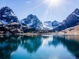 Обои озеро, горы, природа, отражение, солнечный свет, nevado sajama, lake, mountains, nature, reflection, sunlight разрешение 3000x2000 Загрузить
