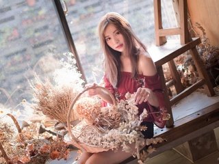 Обои девушка, взгляд, волосы, лицо, окно, азиатка, букеты, girl, look, hair, face, window, asian, bouquets разрешение 2048x1365 Загрузить