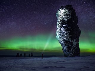 Обои республика коми, ночь, северное сияние, столбы выветривания, горы, россия, rock cliff, столбы, фонарь, landscape wallpaper, маньпупунёр, природа, спорт, камни, исландия, зима, плато, путешествие, фон, коми, высота, the republic of komi, night, northern lights, pillars of weathering, mountains, russia, posts, lantern, the manpupuner, nature, sport, stones, iceland, plateau, winter, journey, background, komi, height разрешение 2048x1152 Загрузить