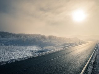 Обои дорога, зима, утро, туман, road, winter, morning, fog разрешение 2048x1367 Загрузить