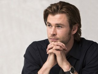 Обои взгляд, руки, мужчина, крис хемсворт, look, hands, male, chris hemsworth разрешение 2048x1365 Загрузить